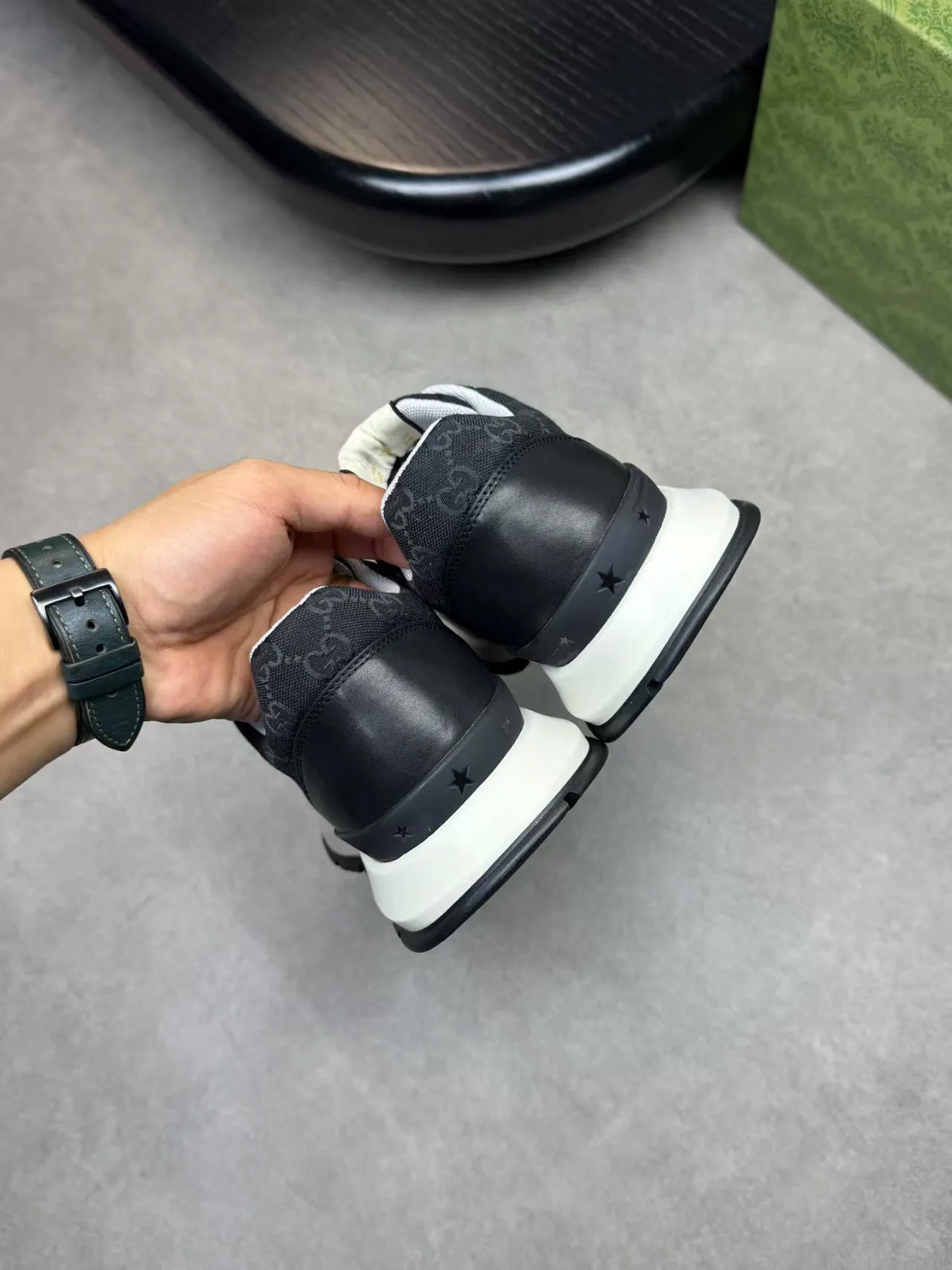 Factory price: 460💰Gucci new men's shoes GUCCI [Lightning] latest shoes are shipped. Original quality, fashionable, made of special materials, sheepskin lining, brand new packaging. The foot feels super comfortable and the workmanship is impeccable. Size: 38-45, Dingyi 45